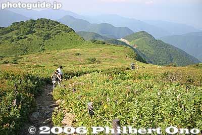 The trail is rocky.
Keywords: shiga maibara mt. ibukiyama mountain ibuki summit