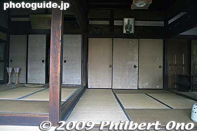 Inside Kashiwabara-juku's former Honjin in Tarui, Gifu. On the left is the Jodan-no-Ma where the daimyo lord stayed.
Keywords: shiga maibara kashiwabara-juku nakasendo shukuba 