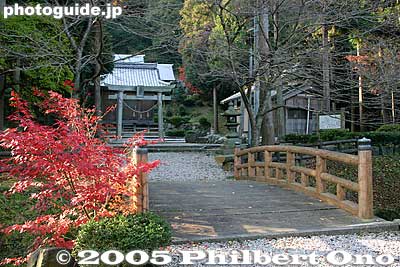 Bridge to Kiyotaki Jinja Shrine
Keywords: shiga maibara kashiwabara kiyotaki tokugen-in temple kannon stone statuesfall foliage autumn leaves