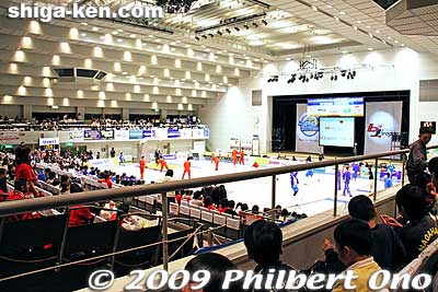 The cheap seats were on the ends of the court which are designed badly with the railing obstructing the view.
Keywords: shiga maibara lakestars basketball game bj-league 