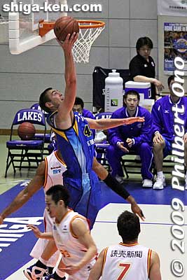 Ray Schafer goes for a shot.
Keywords: shiga maibara lakestars basketball game bj-league 