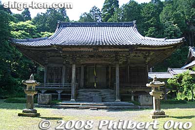 Kannonji temple Hondo main hall in Maibara, Shiga. Ishida Mitsunari was suppsedly a young monk here where he met Toyotomi Hideyoshi.
Keywords: shiga maibara kannonji japantemple tendai buddhist 
