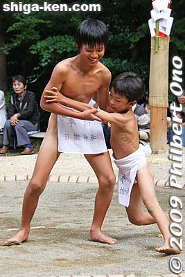 Keywords: shiga maibara hinade jinja shrine sumo odori festival matsuri boys
