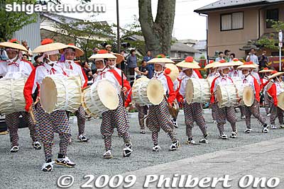 Keywords: shiga maibara suijo hachiman shrine taiko drummers dance odori matsuri festival 