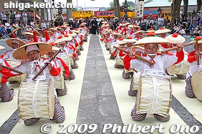 Keywords: shiga maibara suijo hachiman shrine taiko drummers dance odori matsuri festival 