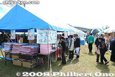 Sumo souvenir shops and food stalls.
Keywords: shiga maibara sumo exhibition tournament wrestlers rikishi ozumo 
