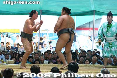 Boxing
Keywords: shiga maibara sumo exhibition tournament wrestlers rikishi ozumo 