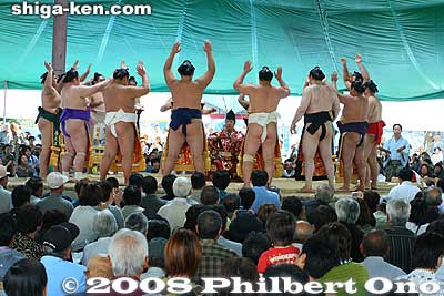 Makunouchi dohyo-iri ring-entering ceremony on the west side.
Keywords: shiga maibara sumo exhibition tournament wrestlers rikishi ozumo maibarasumo