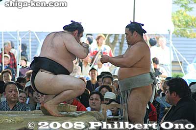 Kokkai (left)
Keywords: shiga maibara sumo exhibition tournament wrestlers rikishi ozumo