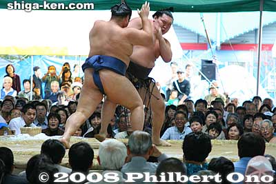 Keywords: shiga maibara sumo exhibition tournament wrestlers rikishi ozumo