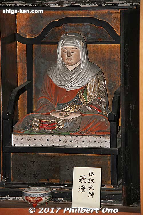 Statue of Saicho on the right side of the main altar.
Keywords: shiga maibara kashiwabara kiyotaki tokugenin tendai buddhist temple