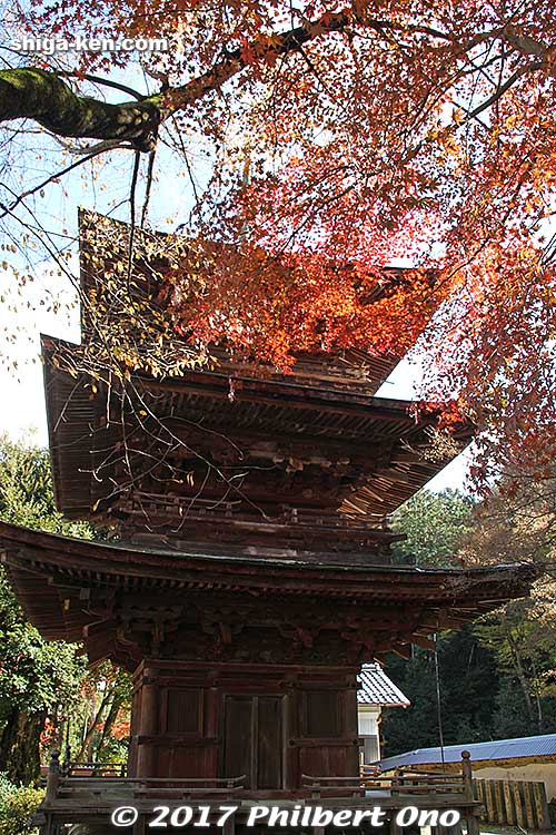 Tokugen-in's Three-story Pagoda.
Keywords: shiga maibara kashiwabara kiyotaki tokugenin tendai buddhist temple