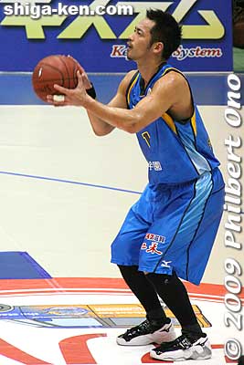 Fujiwara Takamichi #11 for a free throw.
Keywords: shiga moriyama lakestars pro basketball game bj-league Osaka Evessa