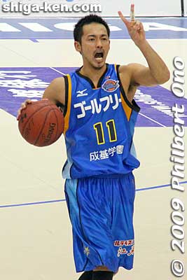 Wara gives the signal.
Keywords: shiga moriyama lakestars pro basketball game bj-league Osaka Evessa