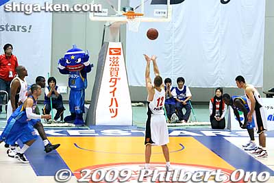 Even Magnee booed the Evessa free throw.
Keywords: shiga moriyama lakestars pro basketball game bj-league Osaka Evessa