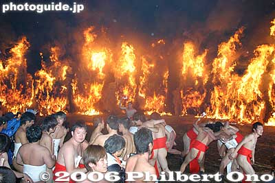 Keywords: shiga prefecture moriyama shinto shrine fire festival