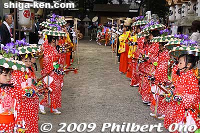 The festival is also called Naginata Matsuri (festival) and Naginata-furi held in Moriyama, Shiga. 長刀振り
Keywords: shiga moriyama naginata-furi dance matsuri festival children shigabestmatsuri