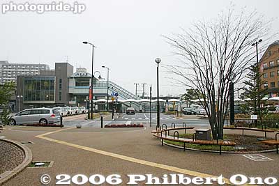 Plaza in front of Moriyama Station, west side.
Keywords: shiga moriyama train station