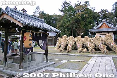 Sumiyoshi Shrine and the six giant torches.
Keywords: shiga moriyama sumiyoshi shrine fire festival hi matsuri