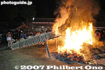 Keywords: shiga moriyama sumiyoshi shrine fire festival hi matsuri