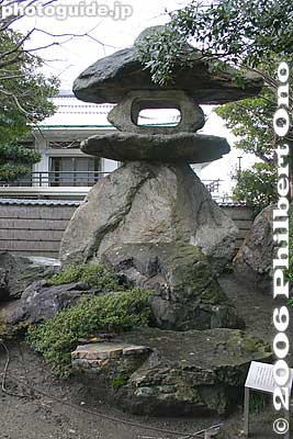 Giant stone lantern
Keywords: shiga nagahama keiunkan guesthouse