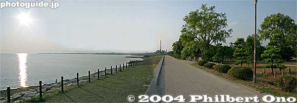 Shoreline of Hokoen Park facing Lake Biwa.
Keywords: shiga nagahama castle tower donjon lake biwa
