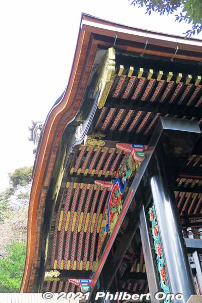 Karamon Gate roof eaves.
Keywords: shiga nagahama Lake Biwa Chikubushima Hogonji karamon gate