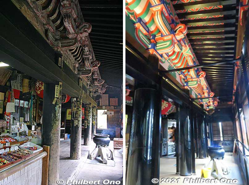Before-and-after photos of the corridor in front of the altar. The wooden pillars that used to be covered with pilgrim name stickers are now all gone. Pillars totally re-lacquered. 観音堂
Keywords: shiga nagahama Lake Biwa Chikubushima Hogonji Kannon-do shigabestkokuho