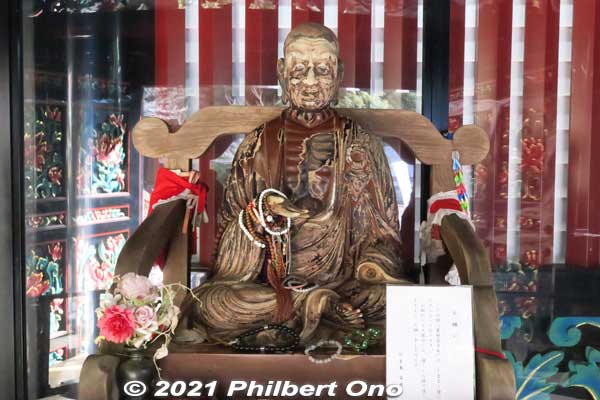 Worn statue of Pindola Bharadvaja (賓頭盧尊者). 
Keywords: shiga nagahama Lake Biwa Chikubushima Hogonji Kannon-do