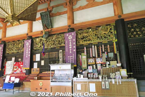 Inside Benzaiten-do Hall which houses one of Japan's three major statues of the Goddess Benzaiten.
Keywords: shiga nagahama Lake Biwa Chikubushima Hogonji