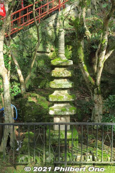 Five-story Stone Pagoda 五重石塔. Important Cultural Property
Keywords: shiga nagahama Lake Biwa Chikubushima Hogonji