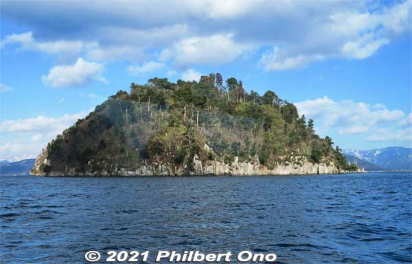 Chikubushima's west side.
Keywords: shiga Chikubushima Lake Biwa biwako cruise boat biwakobest
