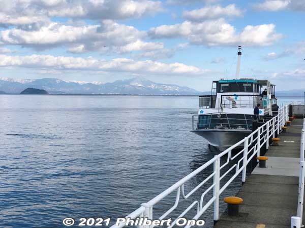 Imazu Port with Chikubushima and Mt. Ibuki in the background.
Keywords: shiga takashima Imazu Lake Biwa biwako snow cruise boat