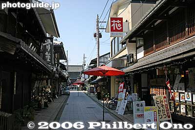 Omotesando is lined with shops.
Keywords: shiga nagahama daitsuji temple Buddhist Jodo Shinshu Otani
