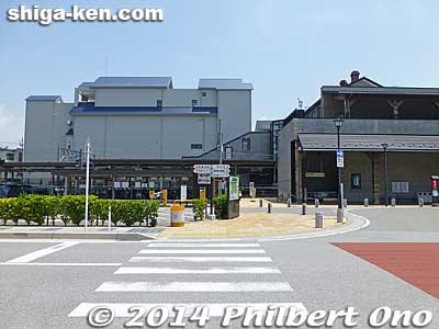 West side of JR Nagahama Station with the wedding hall in view.
Keywords: shiga nagahama station train