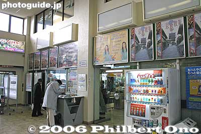Inside old Nagahama Station
Keywords: shiga nagahama JR train station
