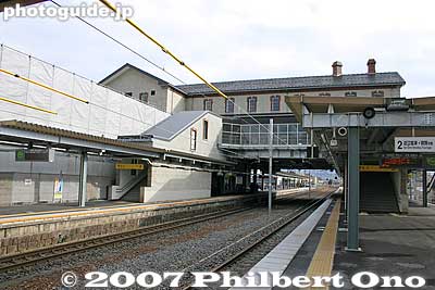 As seen from the train platform.
Keywords: shiga nagahama JR train station