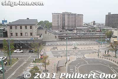 In 2011, Nagahama Station with a temporary bicycle parking lot where the old station was.
Keywords: shiga nagahama JR train station