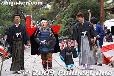 Keywords: shiga nagahama hikiyama matsuri festival float kabuki boys