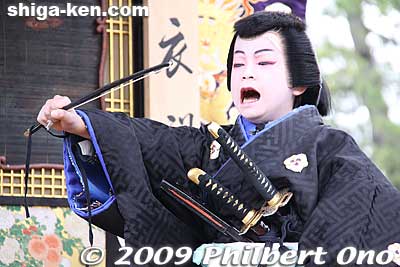 Keywords: shiga nagahama hikiyama matsuri festival float kabuki boys 