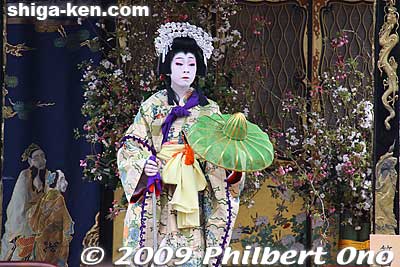 The last kabuki performance was a dance rather than a play.
Keywords: shiga nagahama hikiyama matsuri festival float kabuki boys 