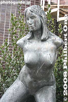 Nude sculpture, Gaia 大地
Keywords: shiga nagahama art japansculpture statue