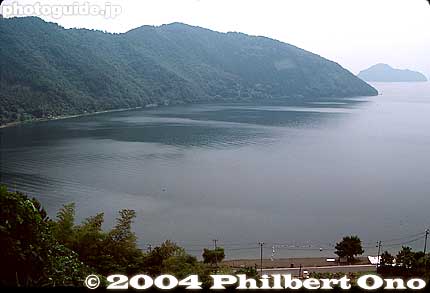 But the views can be marvelous. There is an alternate and less strenuous bicycling route behind the mountains, but there's no scenery like this.
Keywords: shiga nagahama nishi-azai oku biwako parkway lake biwa