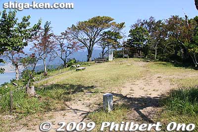 Summit of Shizugatake. A small flat clearing.
Keywords: shiga nagahama kinomoto mt. shizugatake