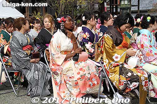 Nagahama Kimono Garden Party in mid-Oct. in Shiga Prefecture.
Keywords: shiga nagahama shusse matsuri festival kimono ladies women kimonobijin