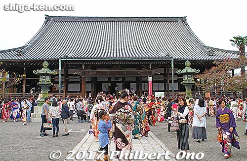 Keywords: shiga nagahama shusse matsuri festival kimono ladies women