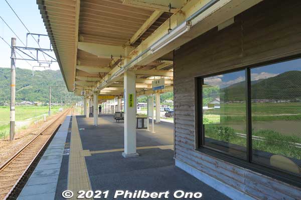 JR Yogo Station train platform.
Keywords: shiga nagahama lake yogo