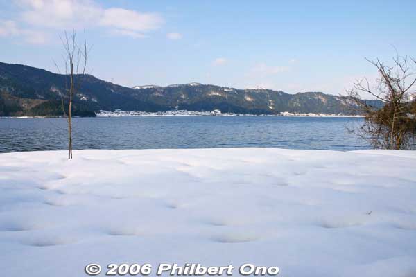 The sun came out.
Keywords: shiga prefecture yogo-cho lake yogo winter snow