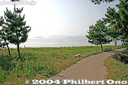 Lakeside park with a nice, long cycling path.
Keywords: shiga prefecture biwacho lake biwa