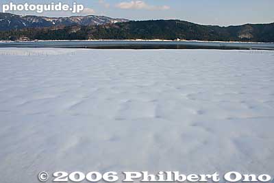 Keywords: shiga prefecture yogo-cho lake yogo winter snow